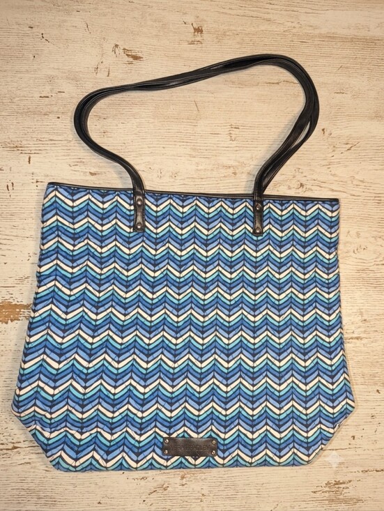 Vera Bradley Handbags - Vera Bradley Blue Bayou Waves Chevron Snap Closure Tote